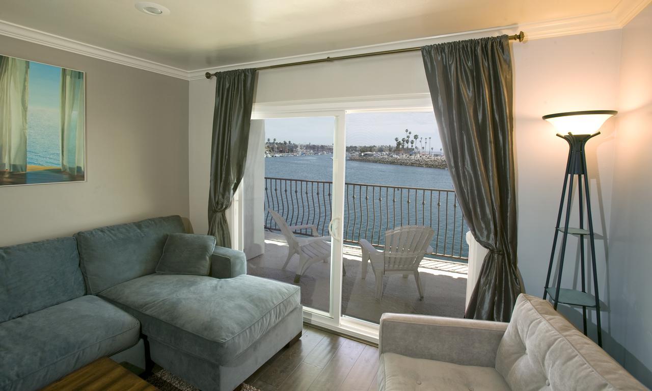 Oceanside Marina Suites - A Waterfront Hotel Bagian luar foto